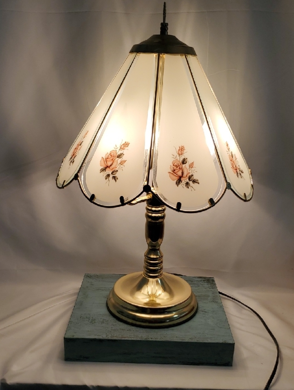 Vintage Floral Glass Shade Lamp - 3 Way Touch, Brass Base, 8 Planel 1980-90's
